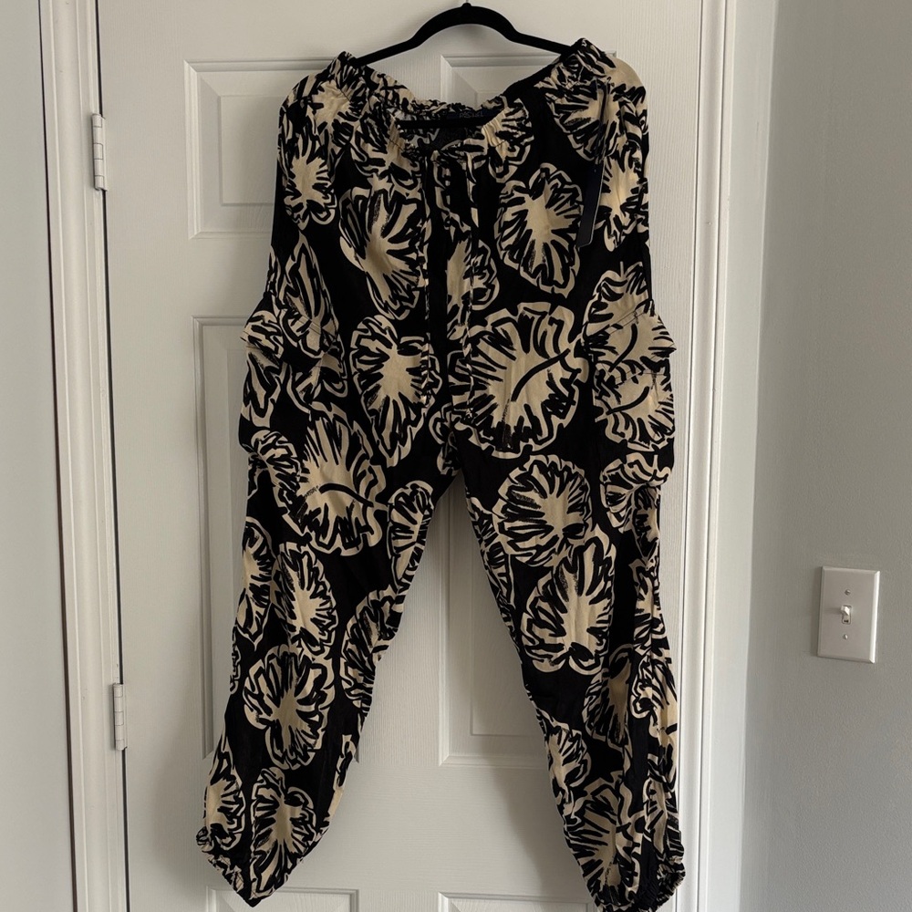 RACHEL Rachel Roy Black and Cream Floral Joggers
